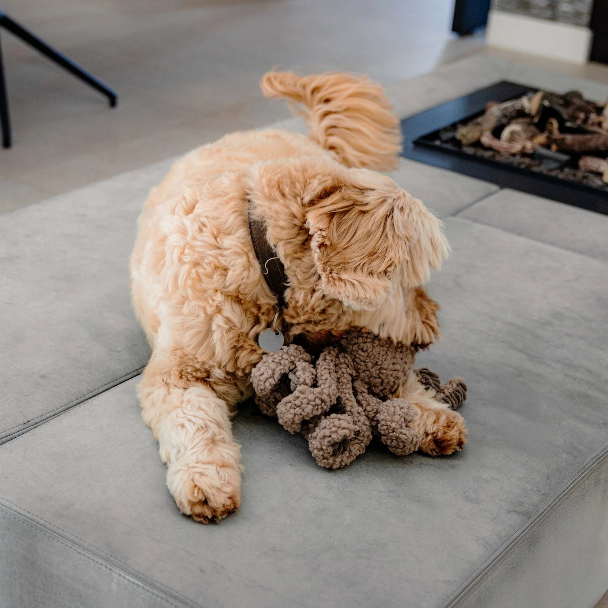 District 70 - Spielzeug "Squid" in taupe