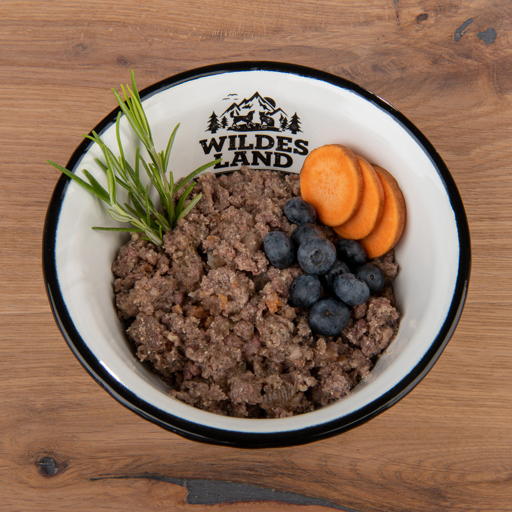 Wildes Land - Classic "Rind mit Süßkartoffeln, Heidelbeeren, Wildkräutern und Distelöl" 400g