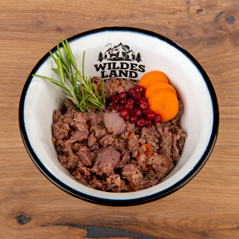 Wildes Land - Classic "Huhn mit Karotten, Zucchini, Wildkräutern und Distelöl" 400g